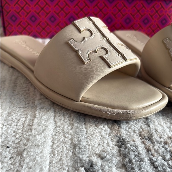 Tory Burch Cream Sandals with Double T Logo - Picture 4 of 7